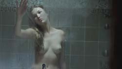 Lili Simmons desnuda a sus 23 años